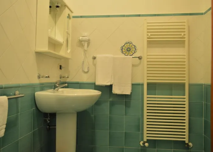 Отель B&B Scalea Rooms Скалея