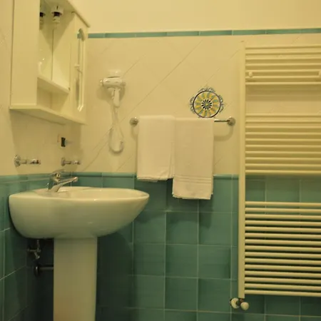 فندق B&B Scalea Rooms سكاليا