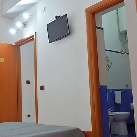 B&B Scalea Rooms فندق سكاليا