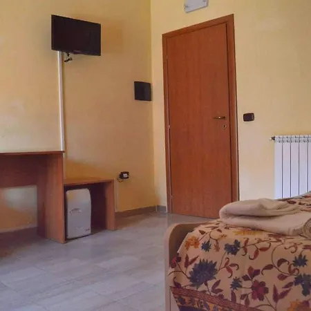 B&B Scalea Rooms فندق سكاليا