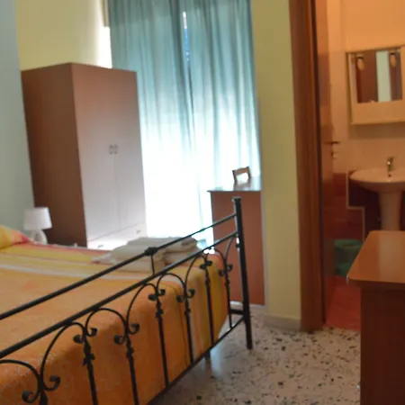 فندق B&B Scalea Rooms