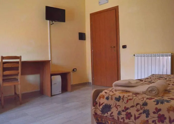 B&B Scalea Rooms מלון סקליאה